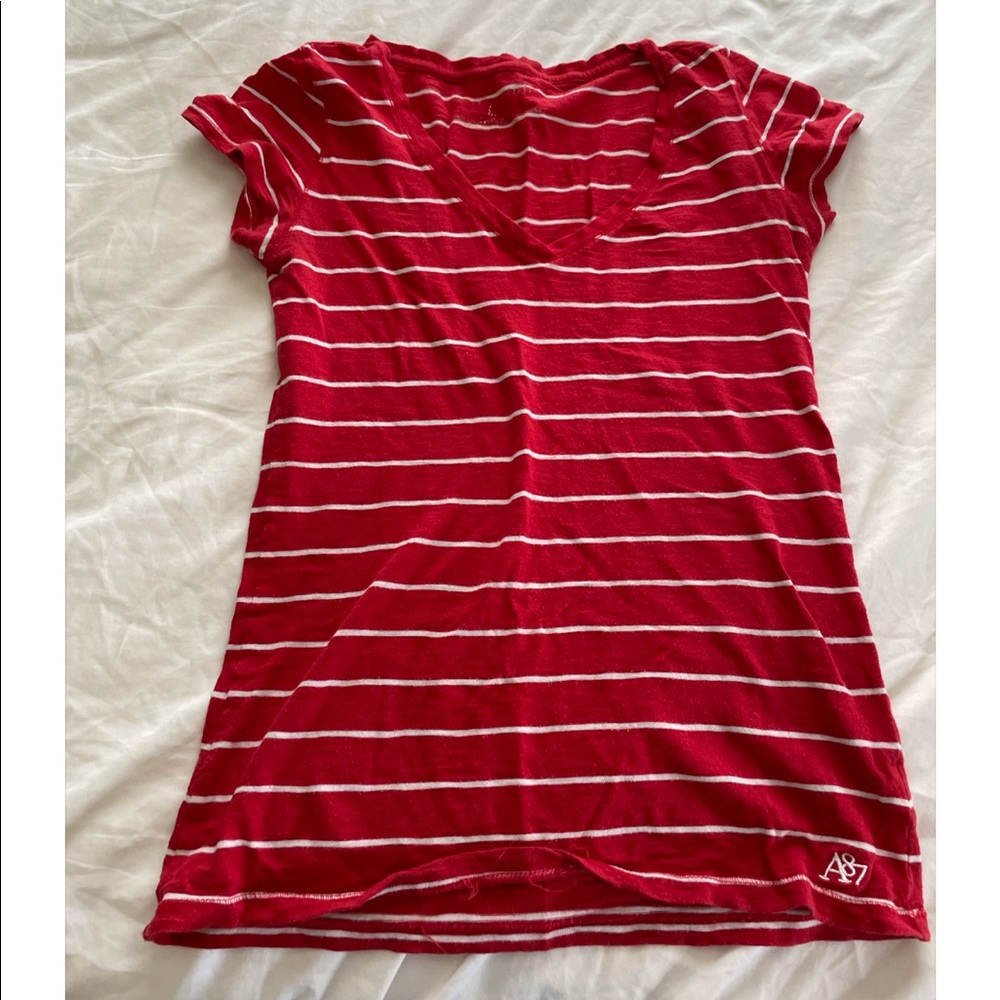Size M red and white striped V-neck